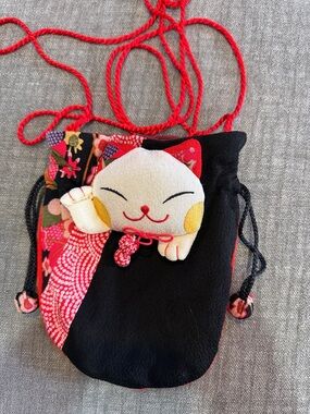 Maneki Neko Lucky Cat Drawstring Pouch - Black & Red